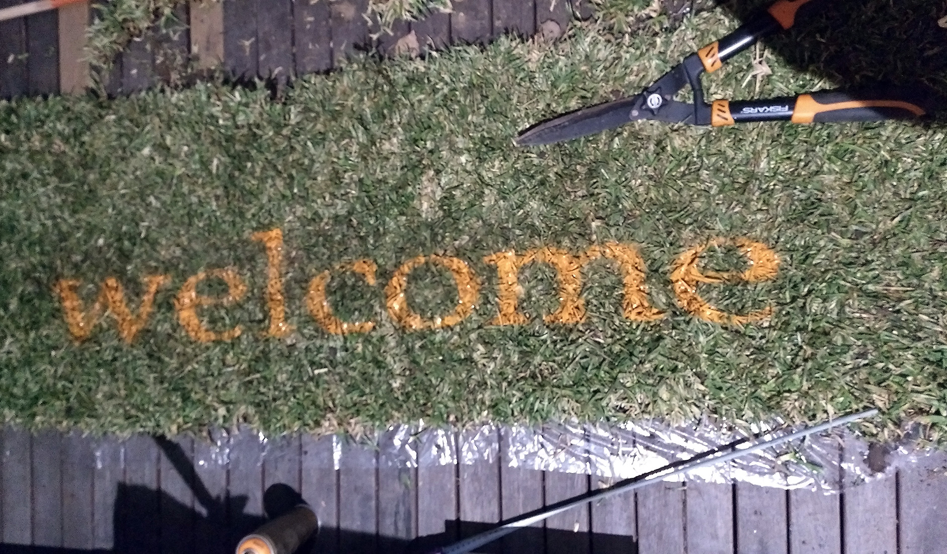 Welcome: temporary guerrilla turfing